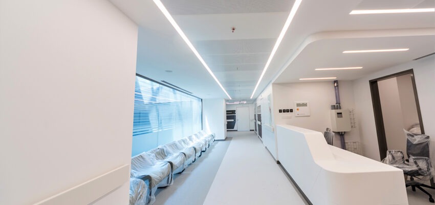 Clip-in Koridor Metal Asma Tavan Sistemi - Medicana Hastanesi Uygulaması