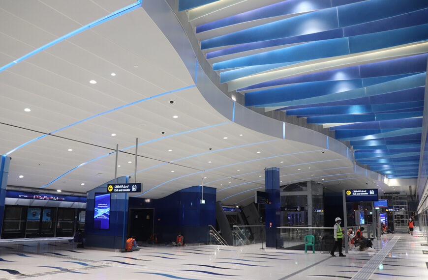 Dubai R38 Metro İstasyonu