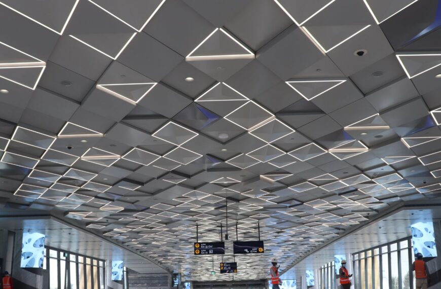 Dubai R76 Metro İstasyonu