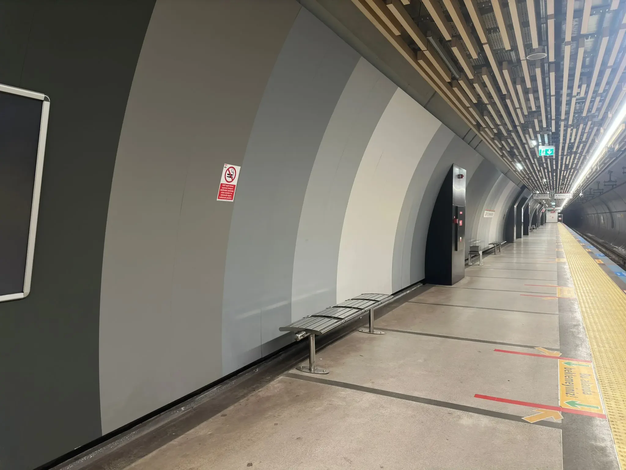 Fevziçakmak Metro İstasyonu Fevziçakmak Metro İstasyonu - Bütem Metal - Clip-In İç Cephe Uygulama