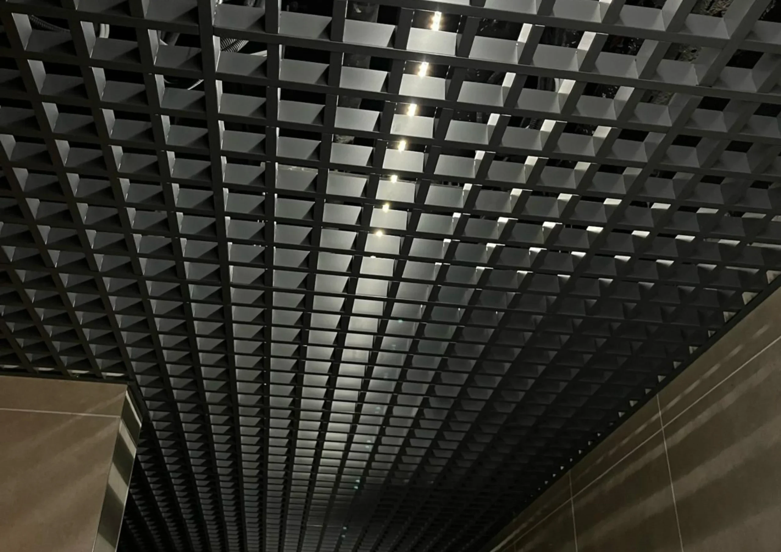 Demonte Petek (Opencell) Metal Asma Tavan Sistemi - Uygulama Görseli