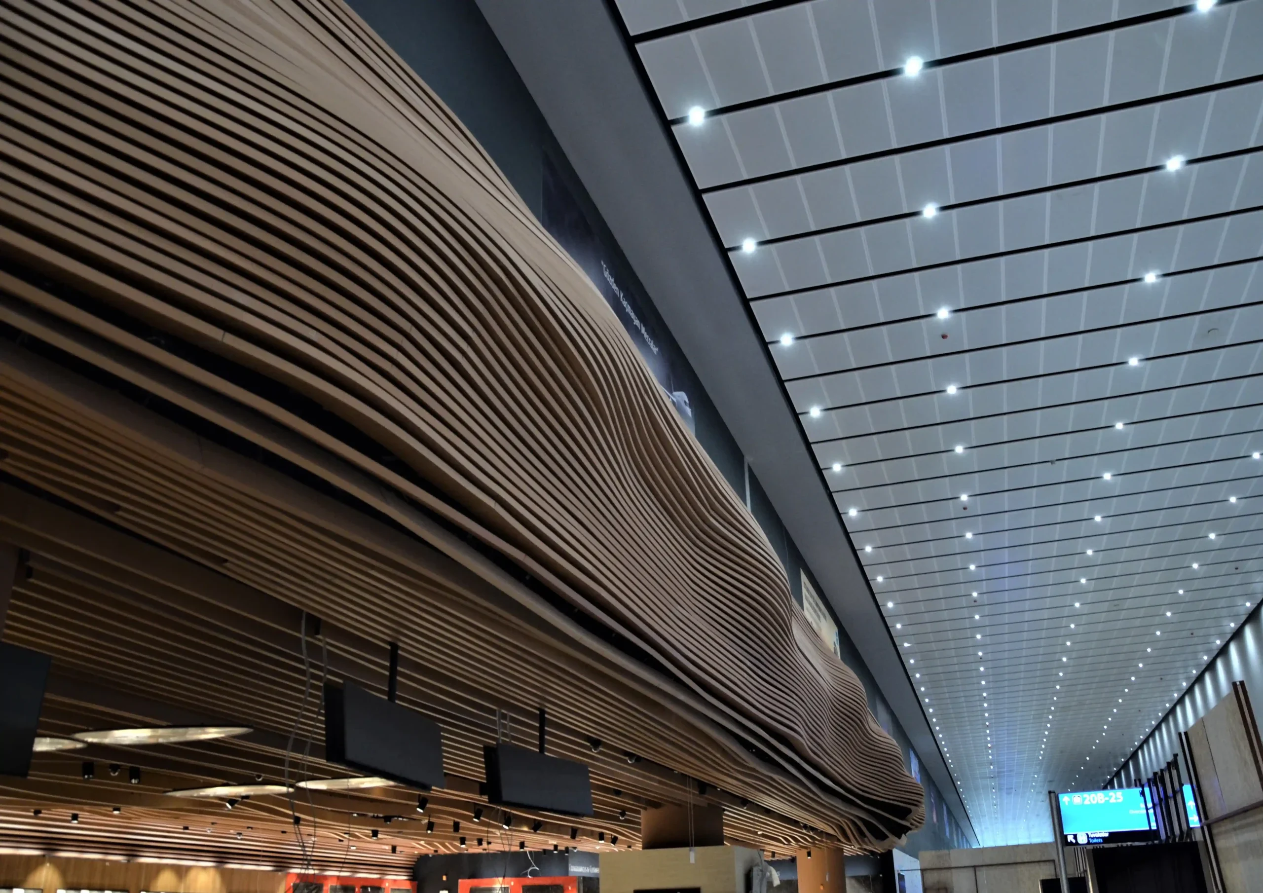 Eğrisel Baffle Metal Asma Tavan Sistemi - IGA Unifree - Duty Free Projesi